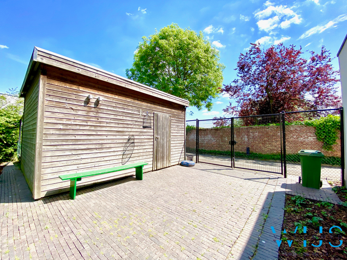 Karaktervol woonhuis met 5 slaapkamers &amp; prachtige tuin te CENTRUM Assenede ! 