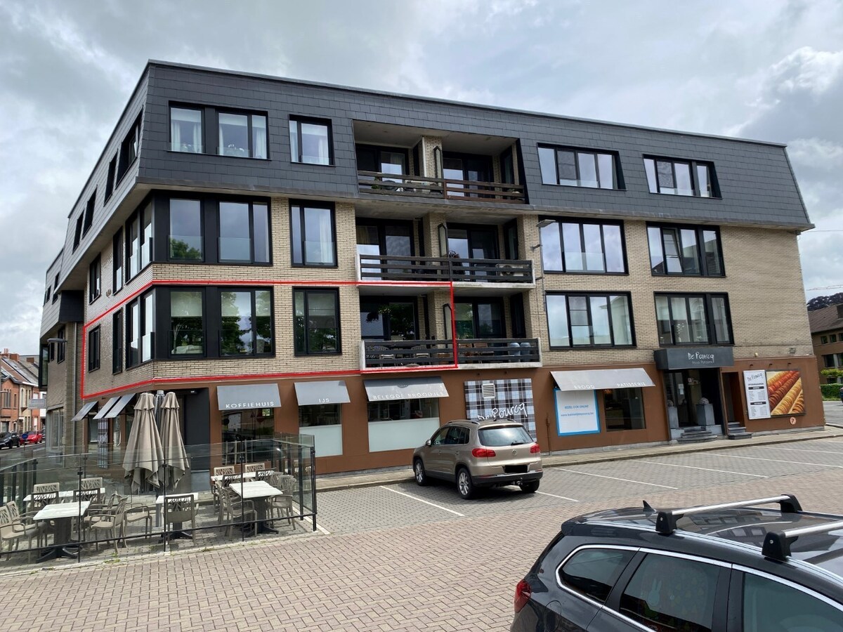 Ruim en lichtrijk appartement. 