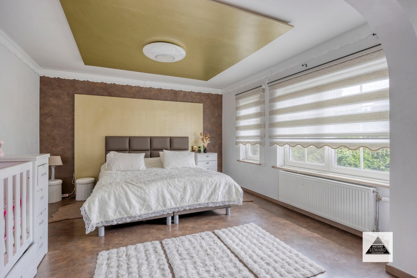 Villa / praktijk / BenB/ kamerwonen /... - Koolmijnlaan 11, Houthalen - perceel 2.700 m². 