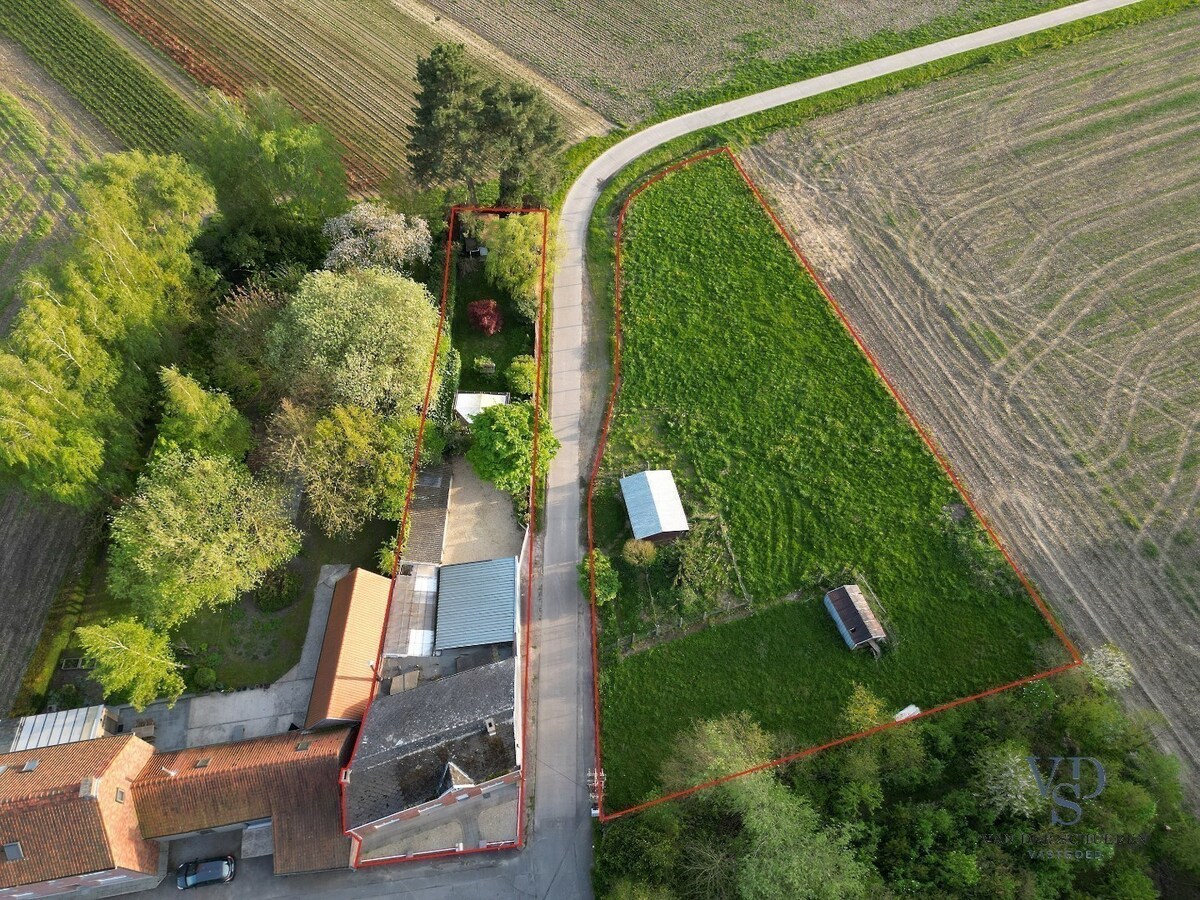 Woning met belendend perceel weiland 