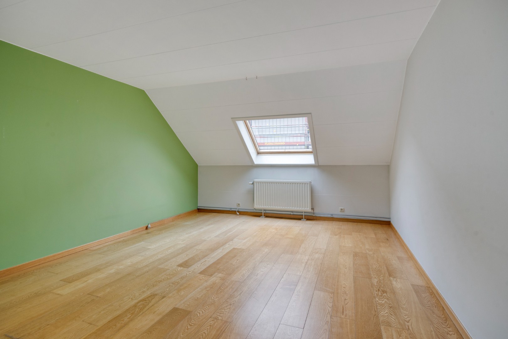 Appartement met 3 slaapkamers, autostaanplaats en terras in het centrum van Lubbeek – EPC 220 kWh/m² - bewoonbare opp. 182 m² 