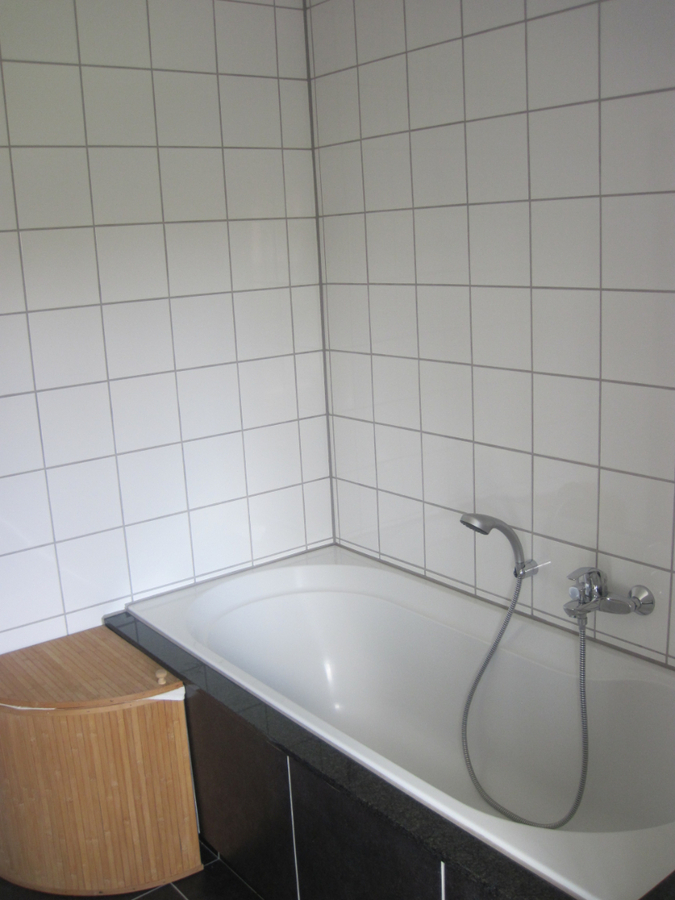 Prachtige Half Open Bebouwing - vernieuwd in 2012 !! 