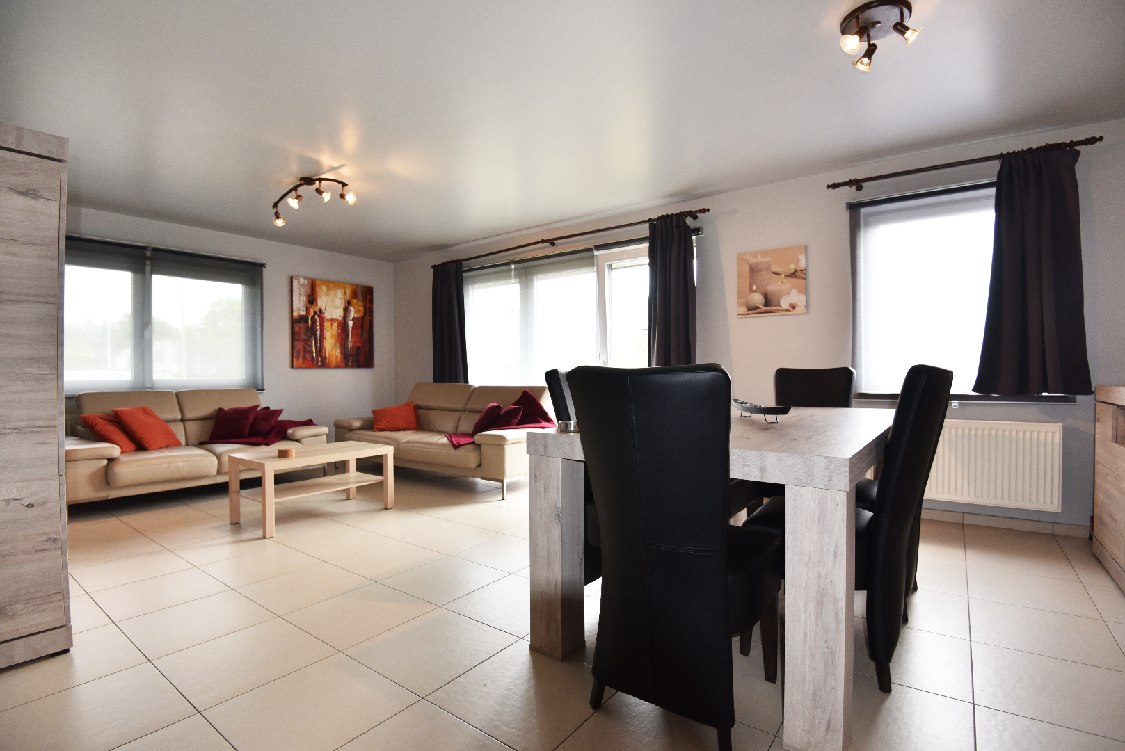 Recent gelijkvloers 1 slpk app. gunstig gelegen te Eeklo 