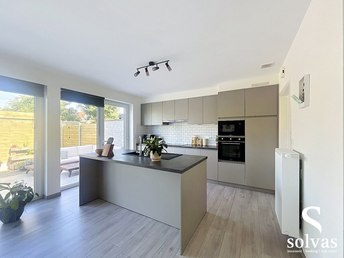 Moderne woning te huur met garage 