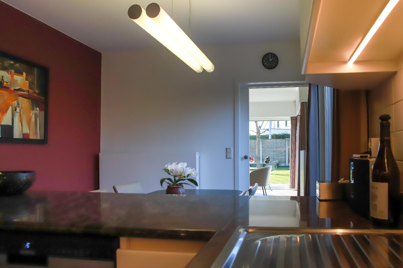 Prachtige alleenstaande woning met garage, carport en tuin op 648m² 