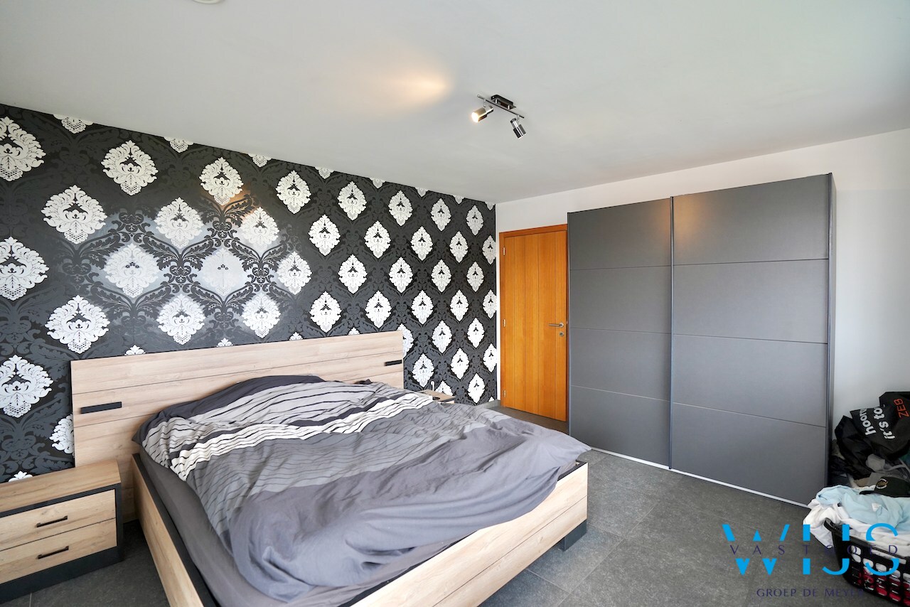 Ruime, energiezuinige gezinswoning te Oosteeklo ! 