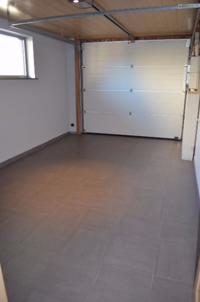 Solide villa afgewerkt met duurzame materialen te Adegem 