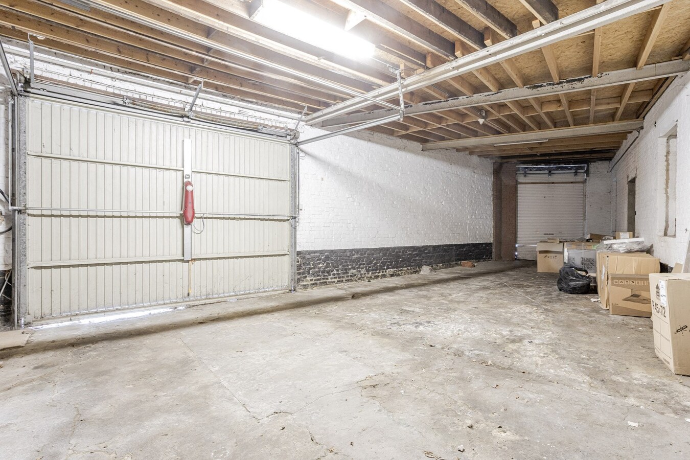 Entrepôt/garage de 60 m² 