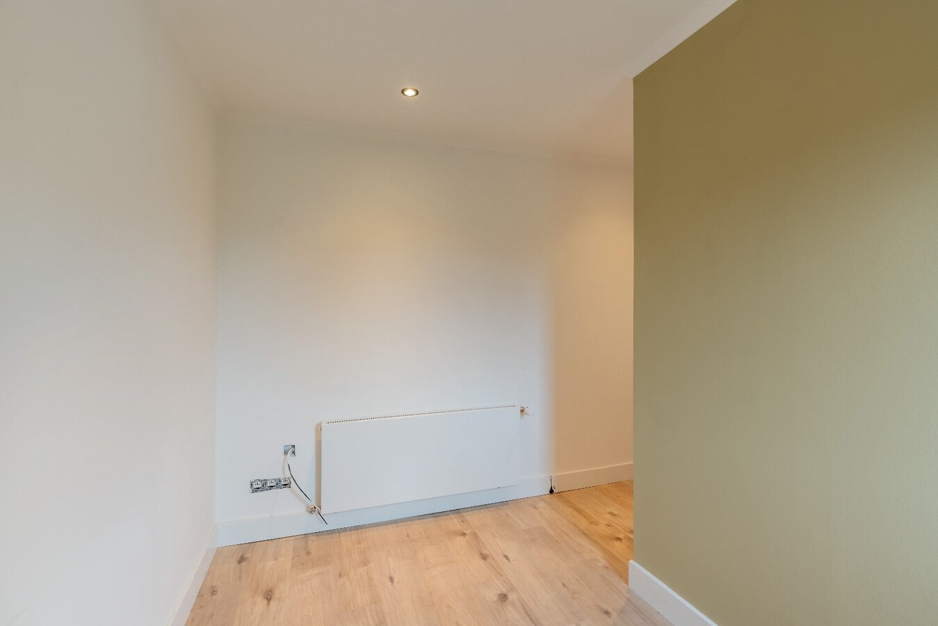 Ruime gerenoveerde woning met tuin en 3 slaapkamers in Dilsen-Stokkem. 