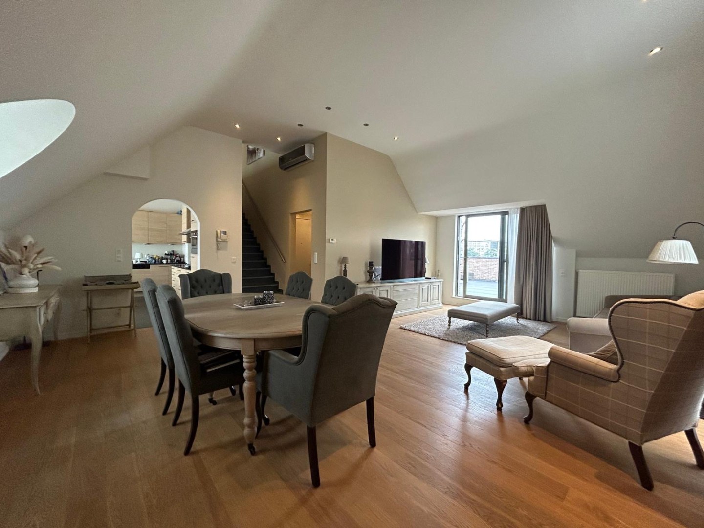 Exclusief wonen in alle rust en ruimte – Penthouse in Geel 