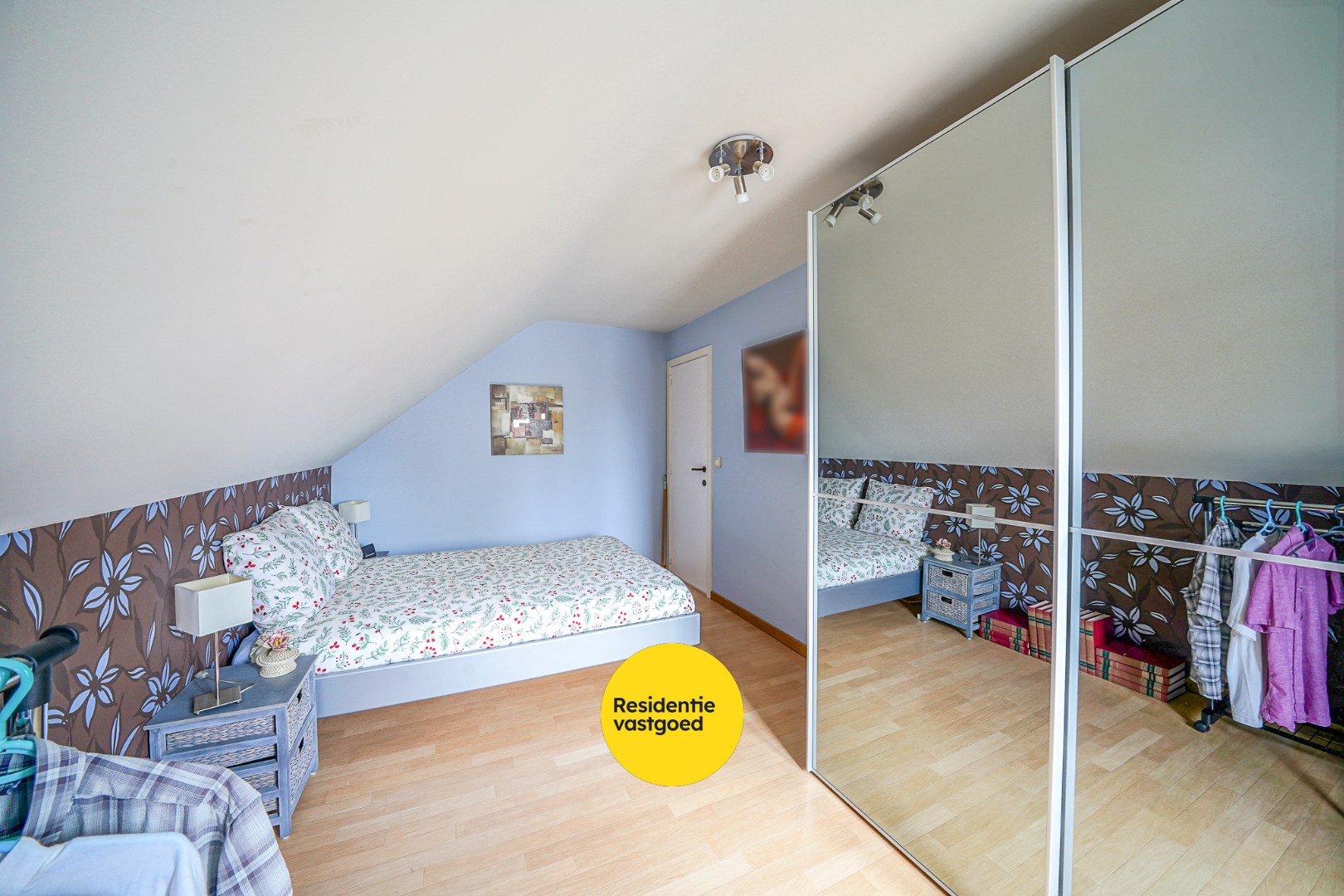 Vrijstaande ruime woning in rustige residentiële wijk in Oudenburg 