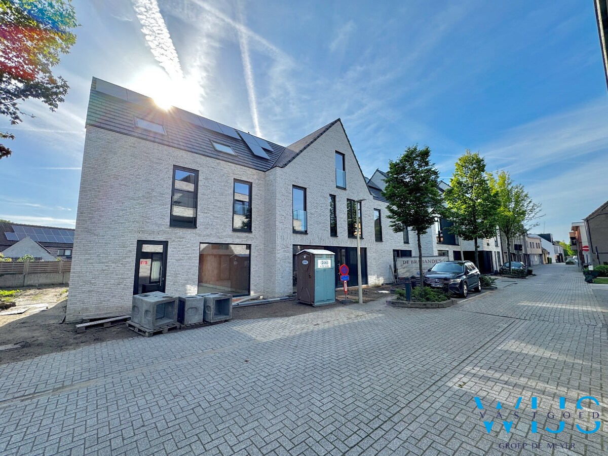 Halfopen nieuwbouwwoning in centrum Ertvelde! 