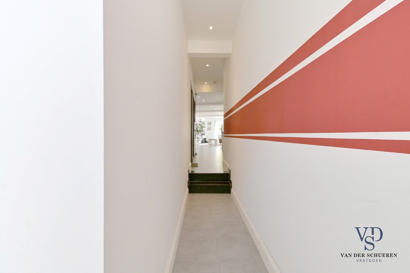 Ruime, instapklare gezinswoning in centrum Gavere. 