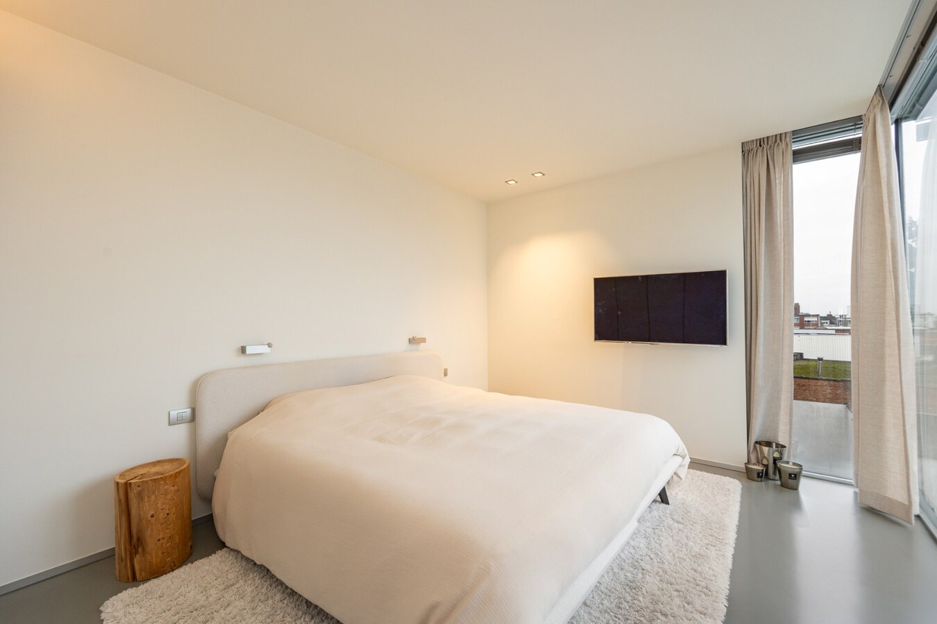 Instapklare designwoning met lift en zwembad 