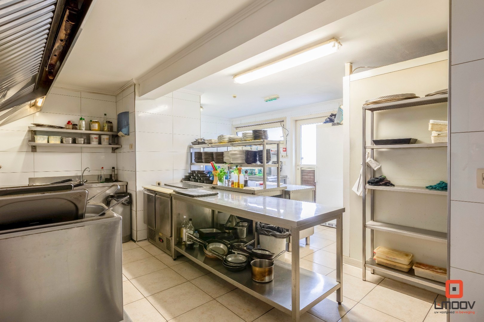 Te koop- Gebruiksklaar restaurant met terras en appartement in hartje Hijfte (Lochristi) 