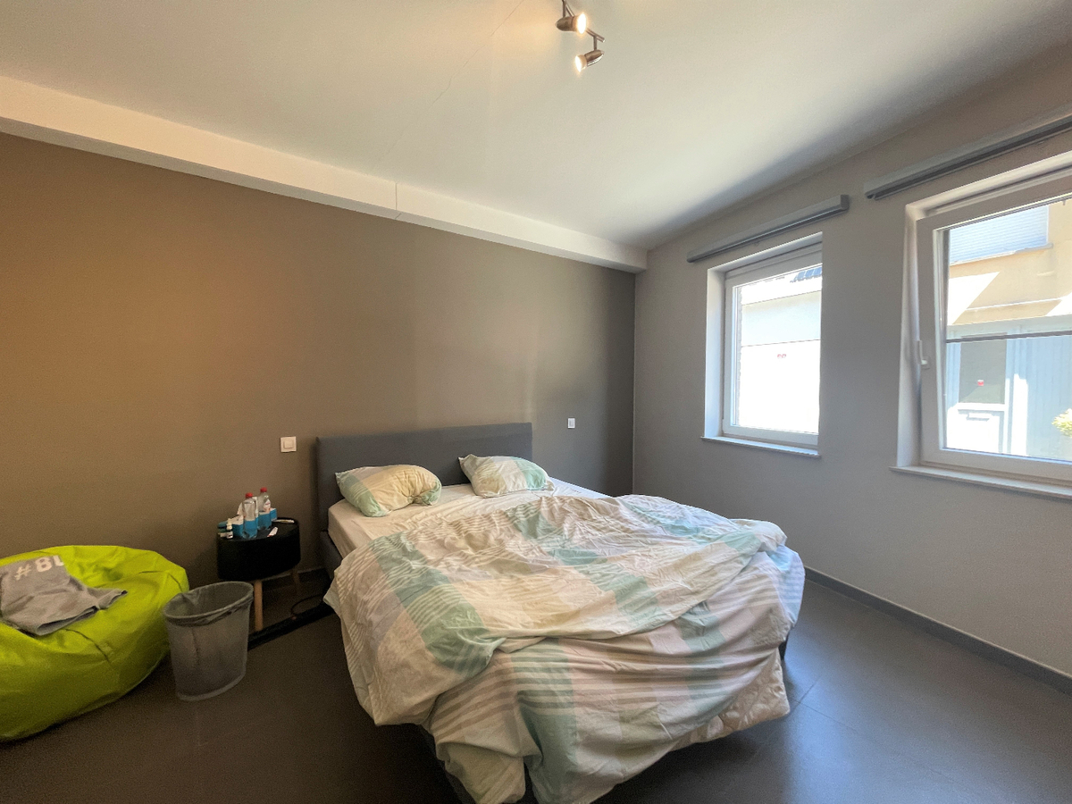 Gelijkvloers, nieuwbouwappartement met 2 slaapkamers en terras te centrum Aartrijke (geen gemeenschappelijke kosten) 