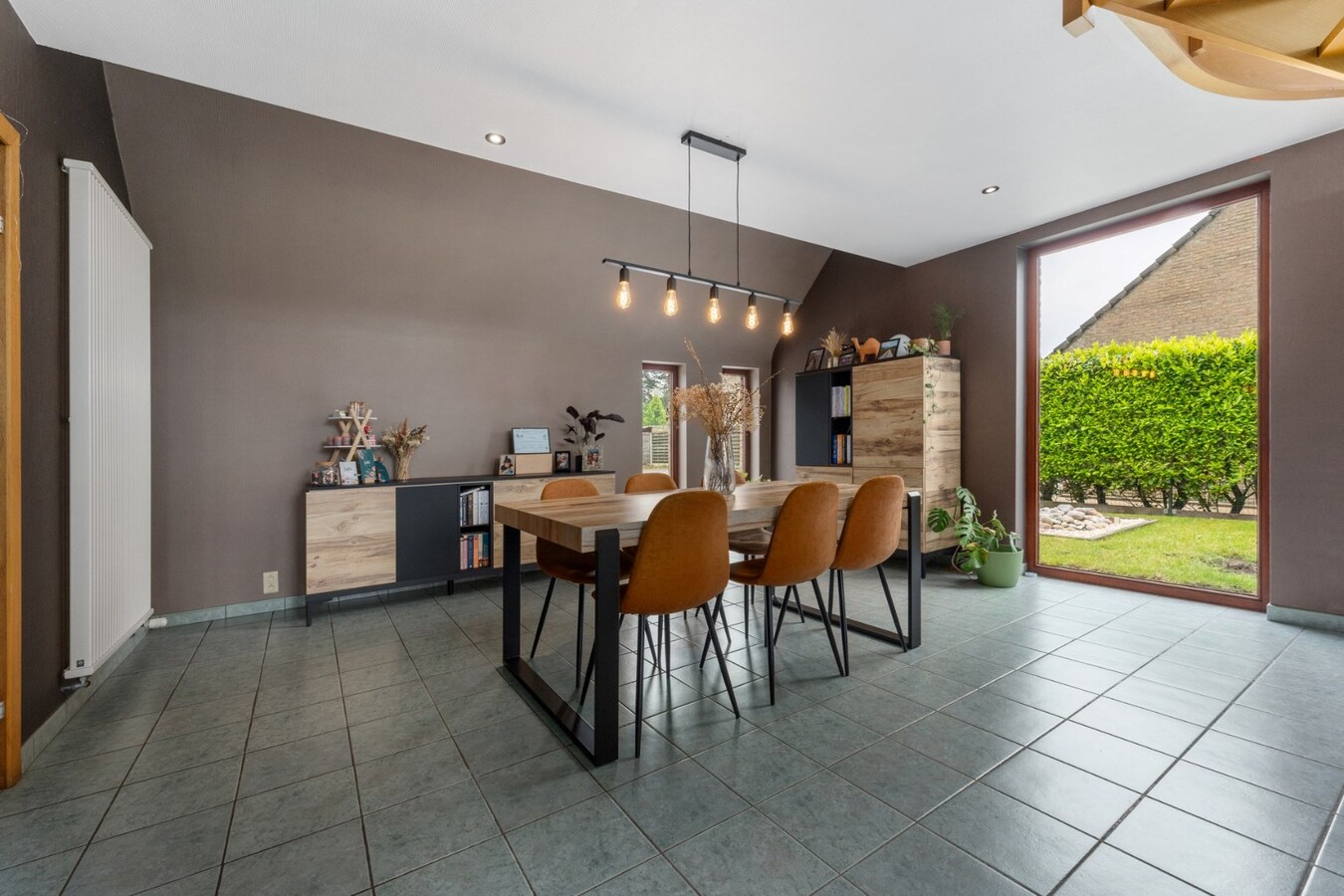 Rustig gelegen villa met 4 slaapkamers op 724m² te Koekelare 