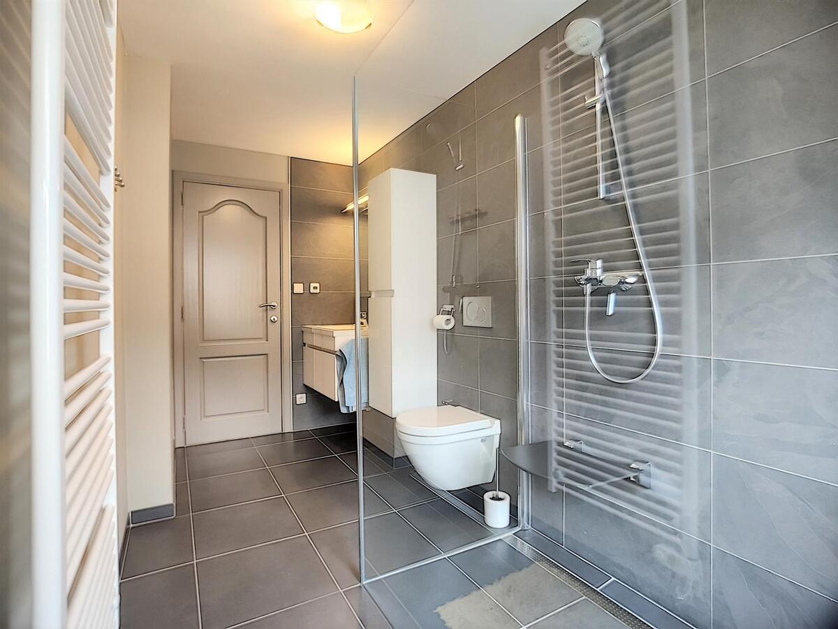 Aangename gezinswoning met tuin, garage &amp; achteruitgang - Heist 