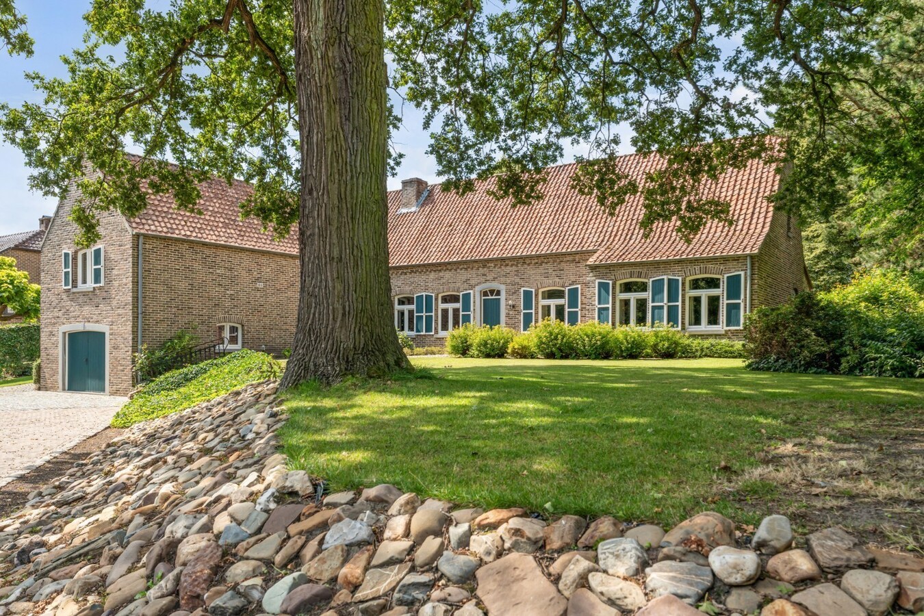 Te koop - Landhuis - Neeroeteren