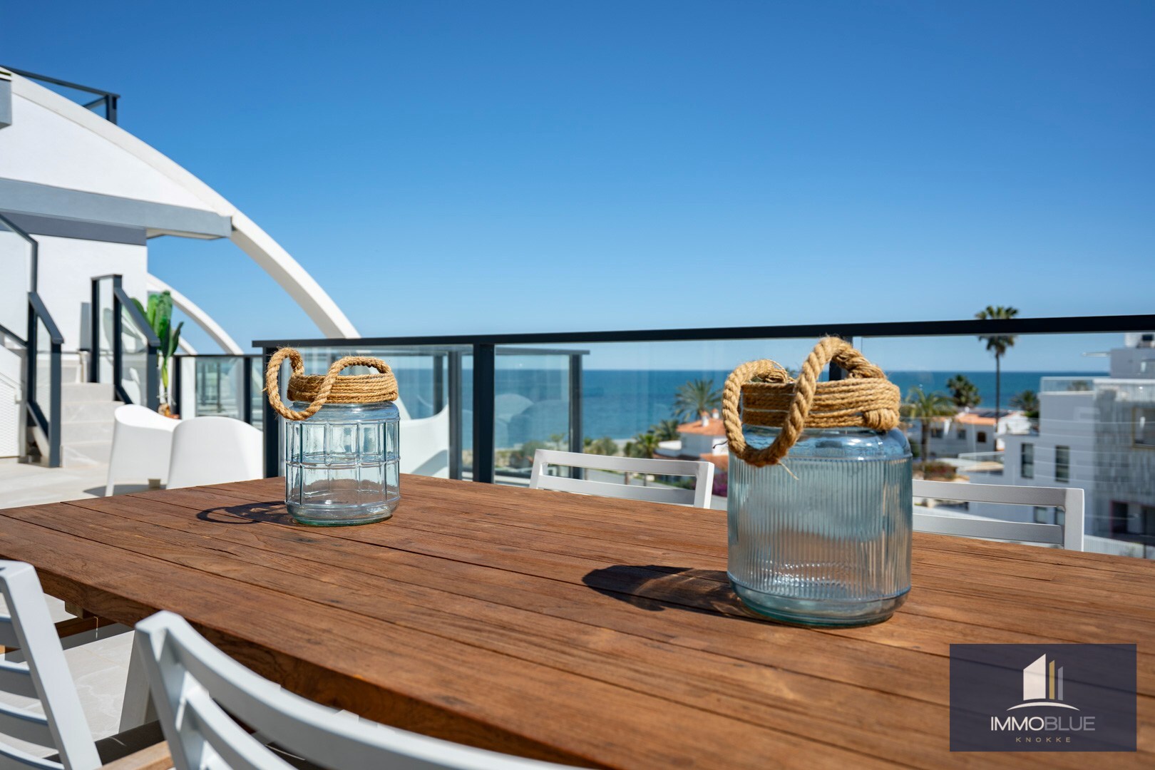 penthouse de luxe avec vue panoramique sur la mer et terrasses très spacieuses 