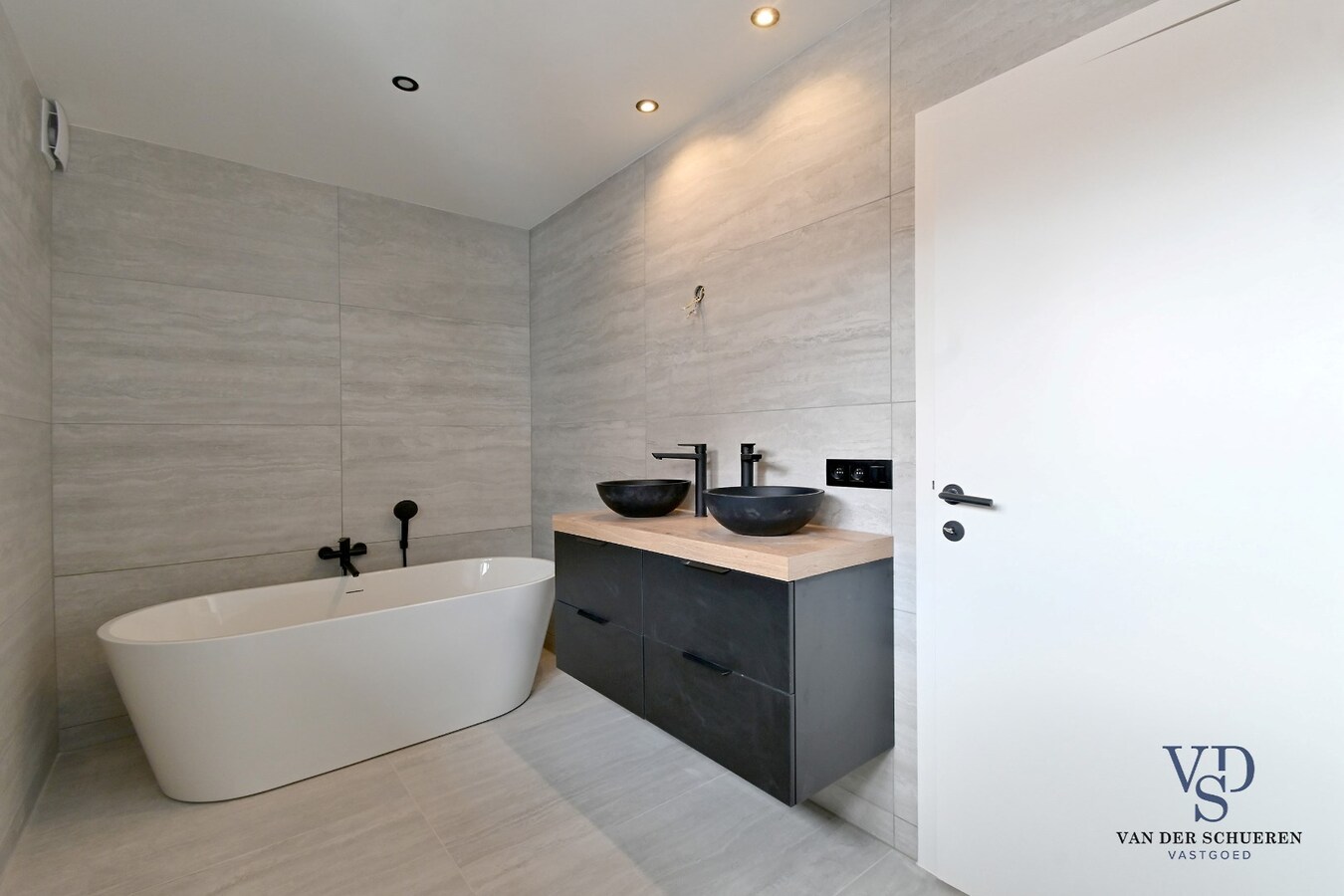 Volledig vernieuwde Half Open. 