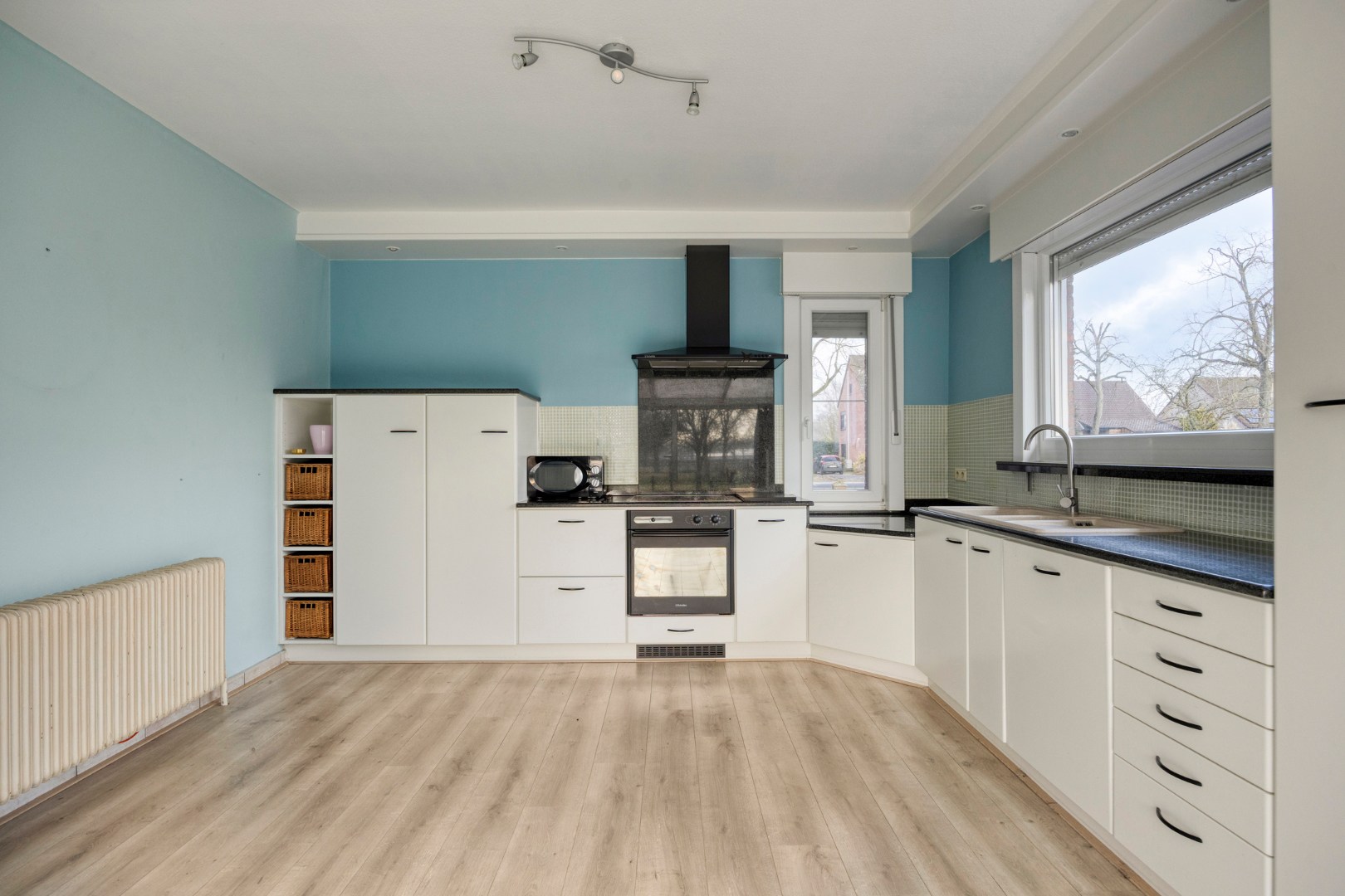 Charmante, instapklare gezinswoning met 4 slpk. op 18a 74ca in Lommel-Kerkhoven 