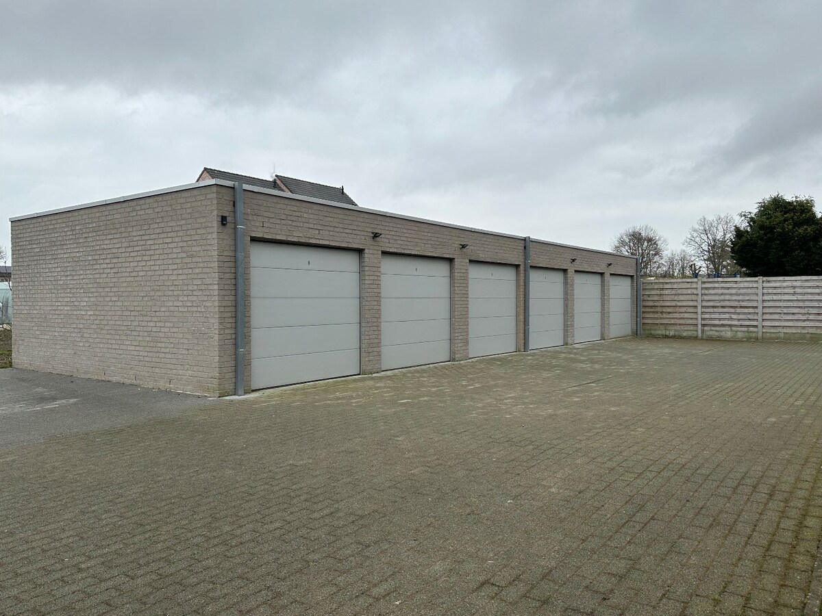 Appartement met 2 slaapkamers en garage te Ichtegem 