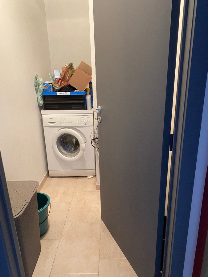 Eigentijds appartement met  autostaanplaats. Geen vaste kosten. 