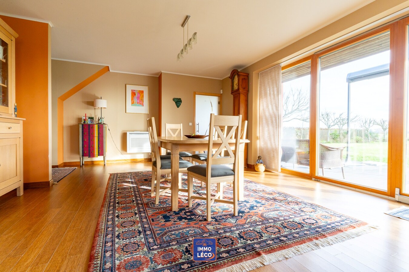 Villa "Semi Plain-Pied" érigée sur 1251m², double garage, parking 7 voitures, COUP DE COEUR ABSOLU ! 