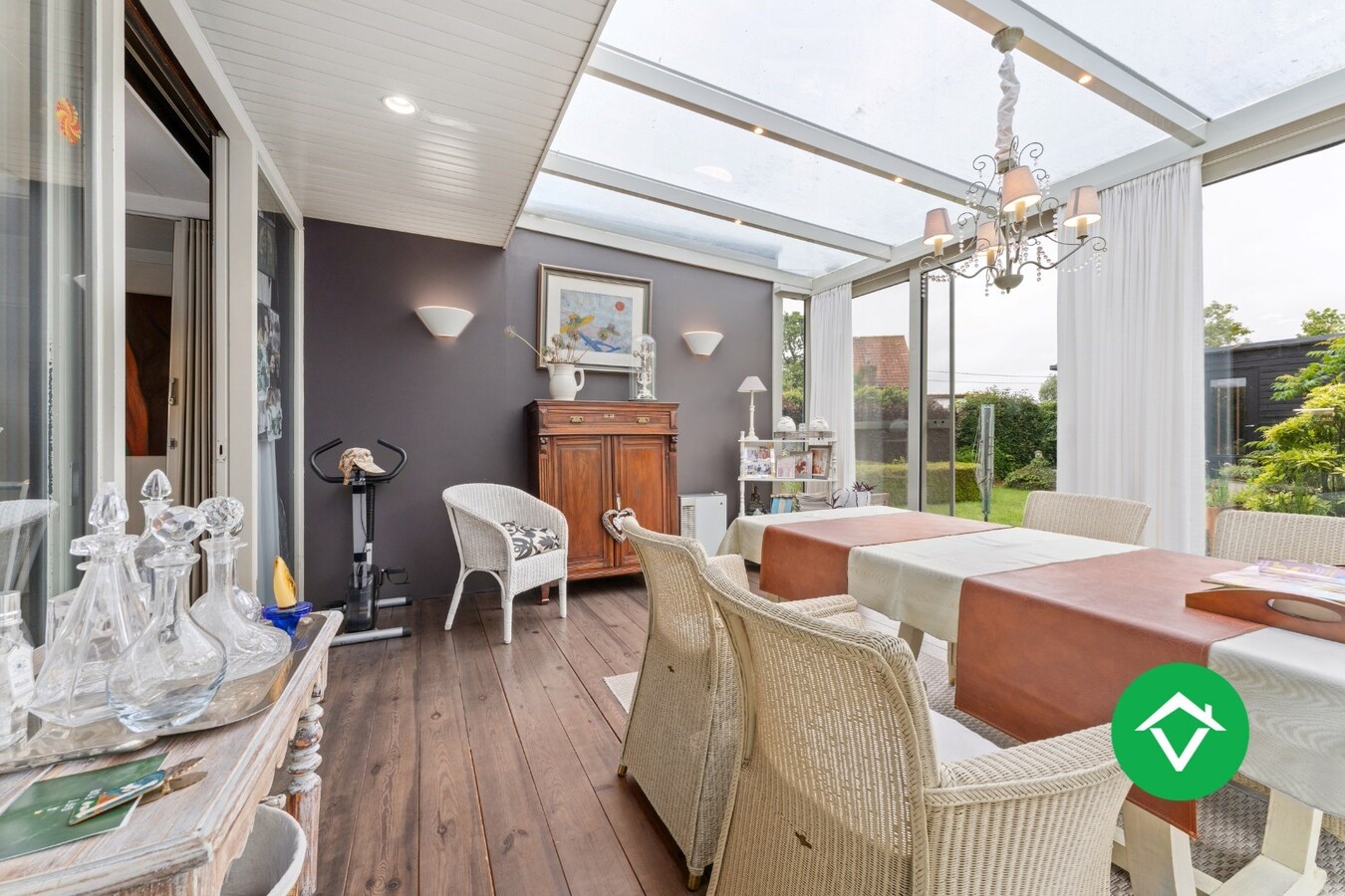 Alleenstaande woning met 4 slaapkamers en dubbele garage te Koekelare 