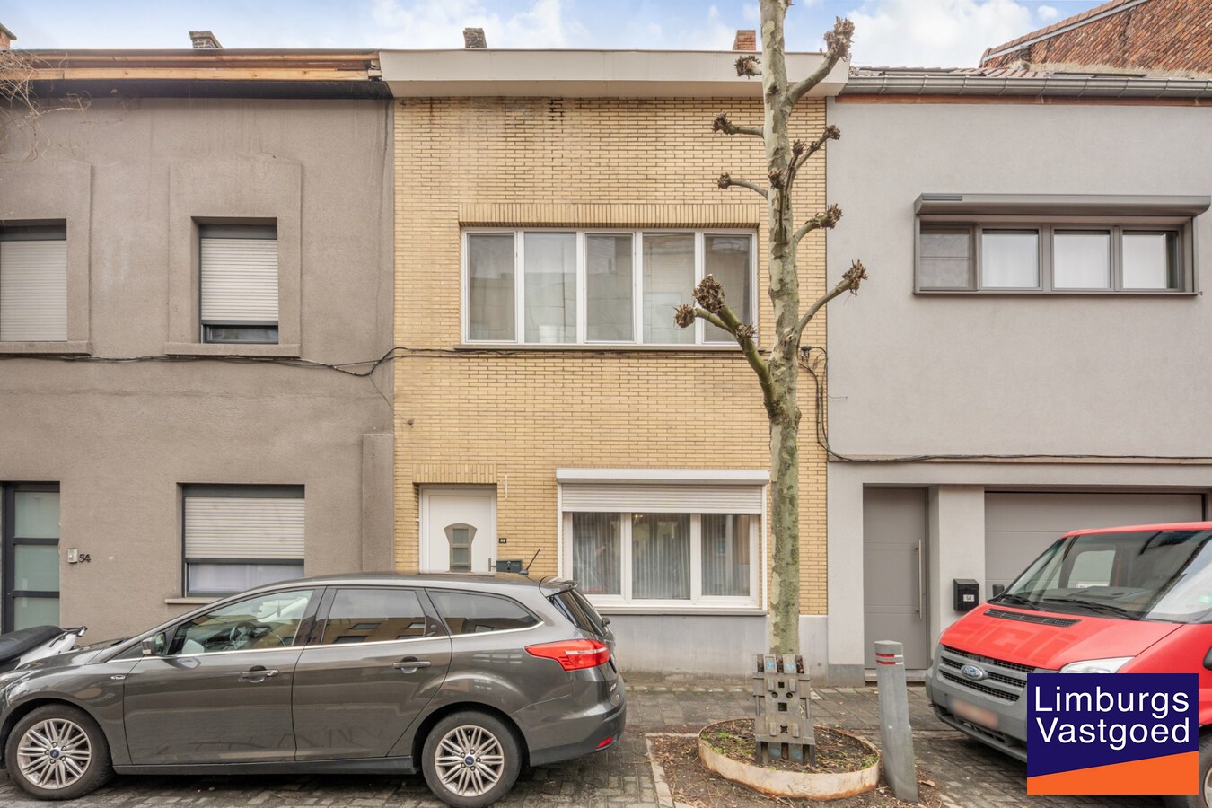 Deels gerenoveerde woning met stadstuin, 3 slpk, 2a60ca, tussen de kleine en grote ring 