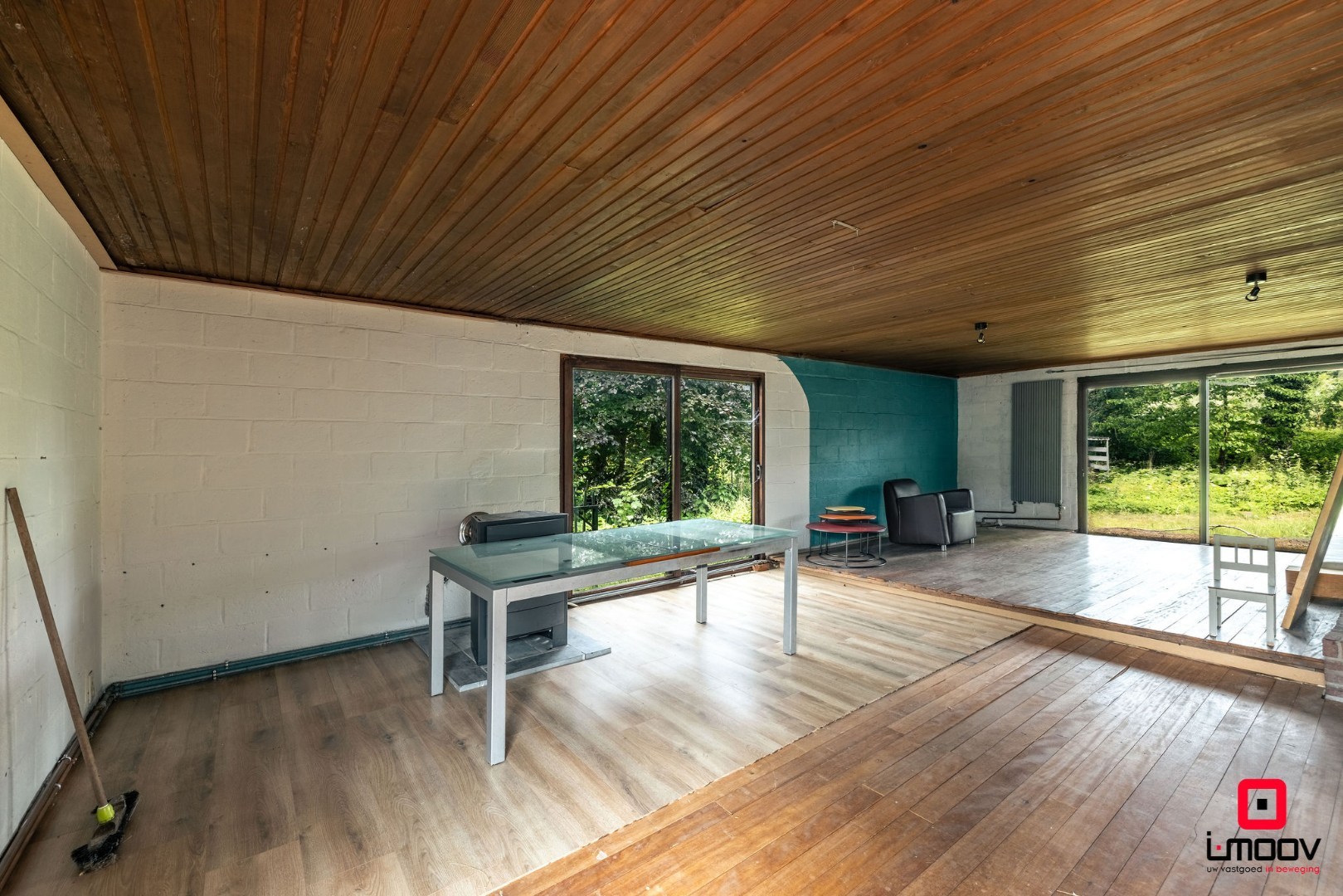 Seventies bungalowvilla met renovatiepotentieel op unieke ligging aan natuurgebied 