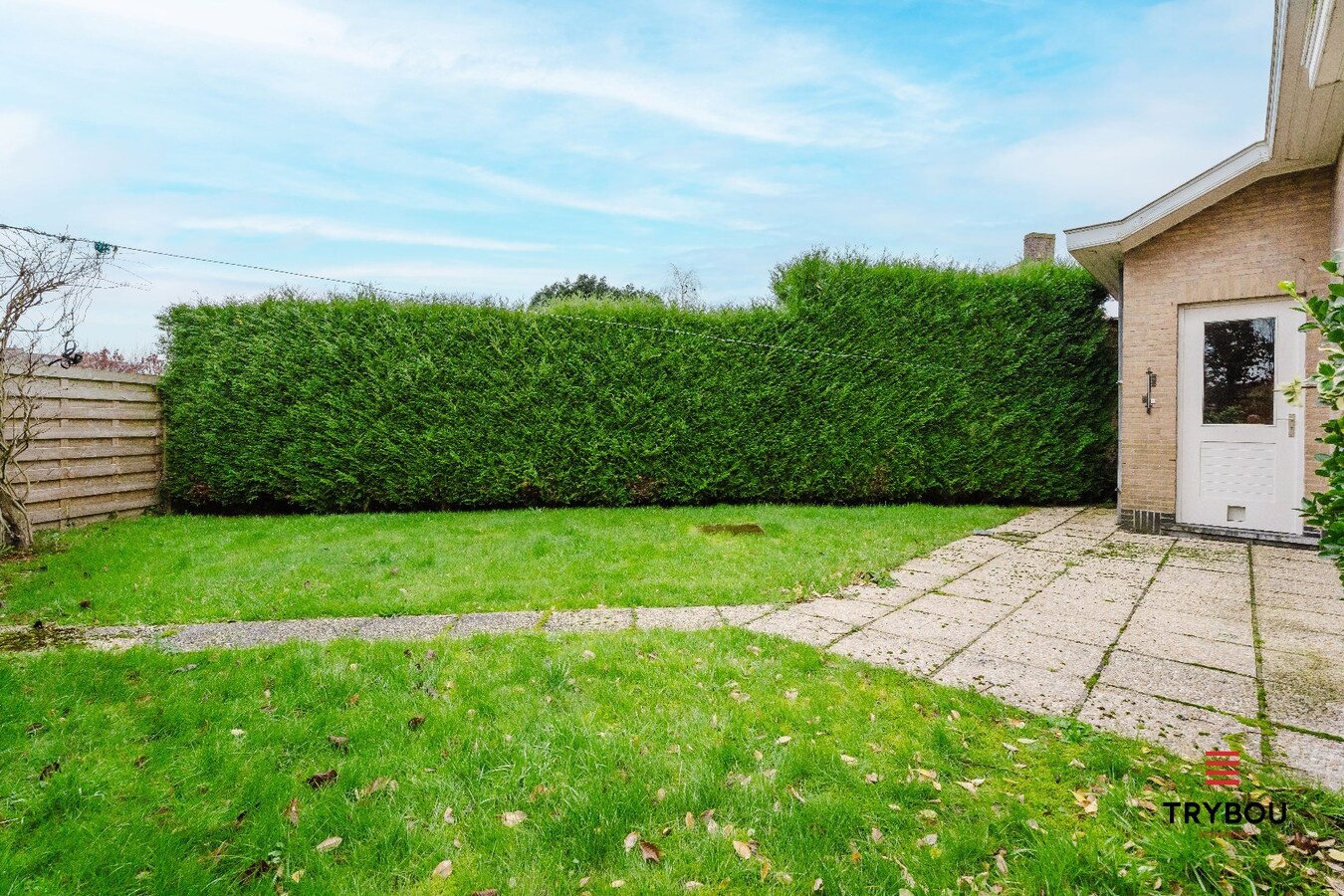 Ruime woning op groot perceel van 573 m² te Merkem. 