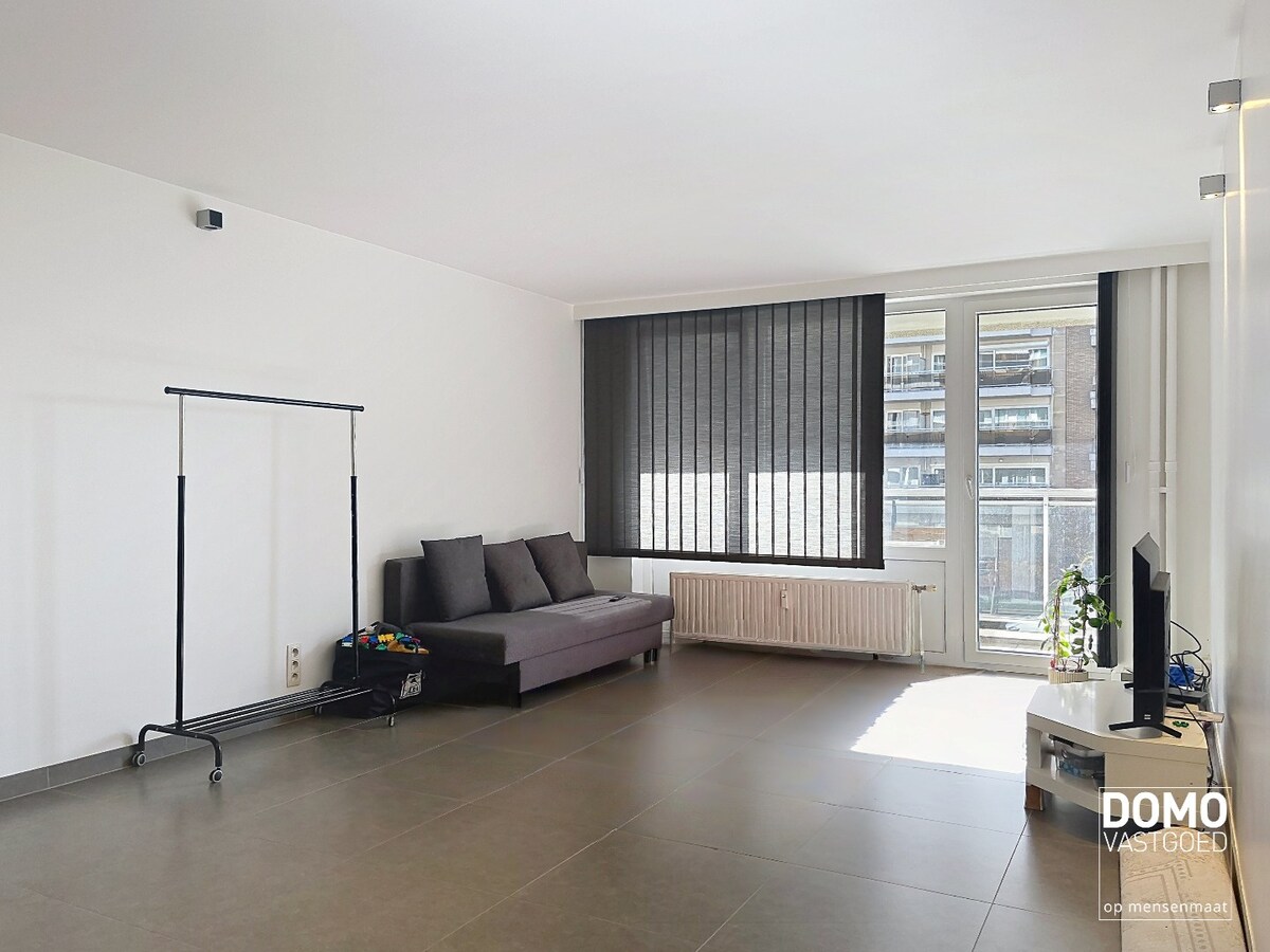 RUIM 2-SLAAPKAMERAPPARTEMENT MET TWEE TERRASSEN EN ENERGIELABEL B 