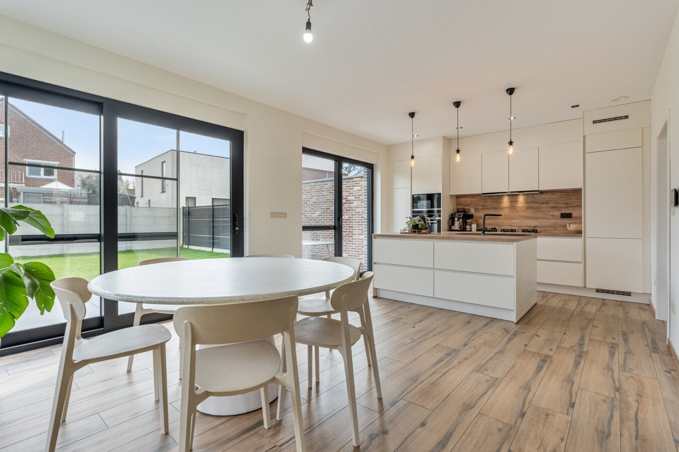 UNIEK VASTGOEDAANBOD! Kwaliteitsvolle pastorijwoning met duurzame technieken en uitzonderlijk wooncomfort 