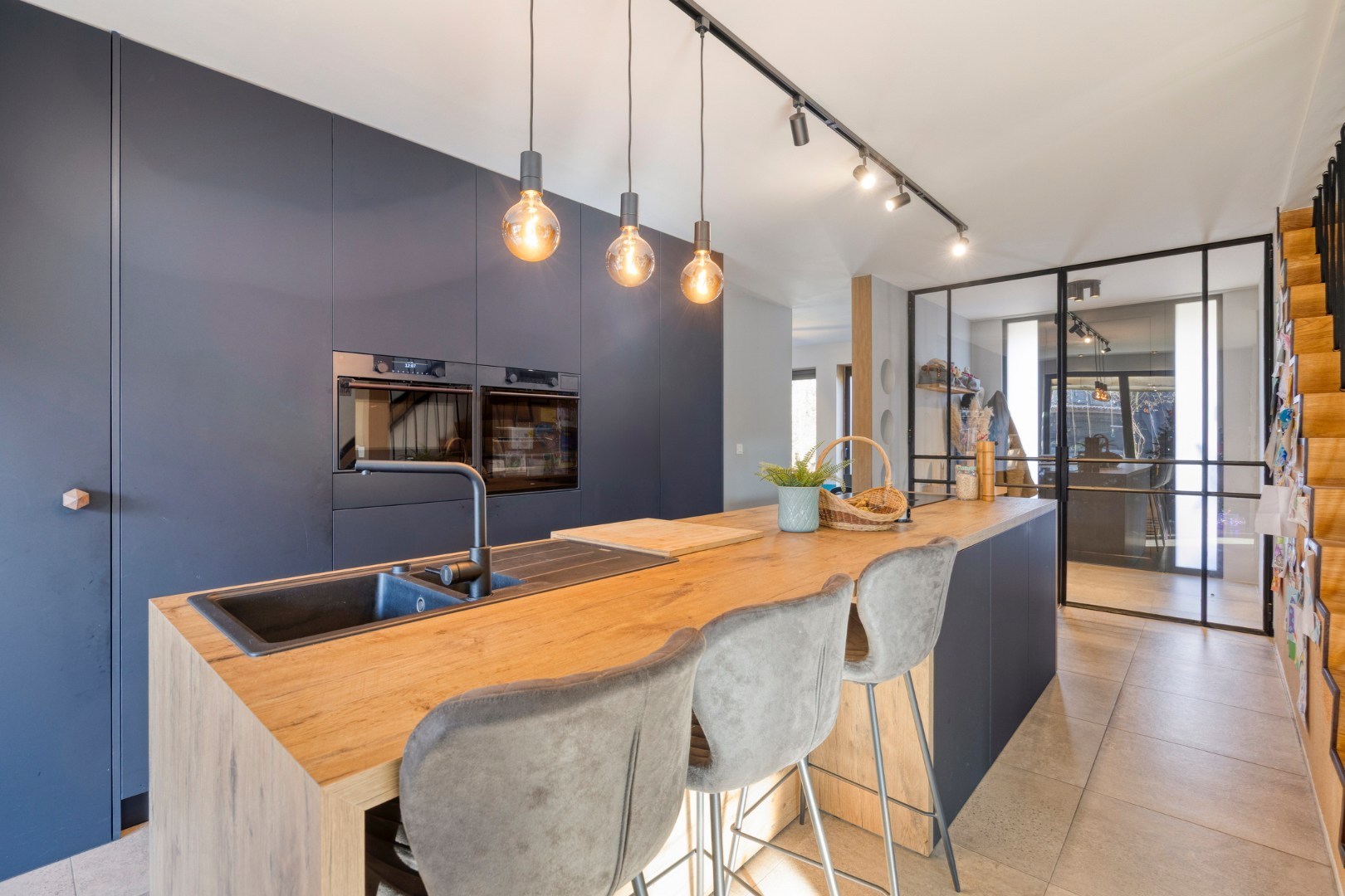 Rustig gelegen, energiezuinige gezinswoning met 4 slpk. nabij Lommel-centrum 