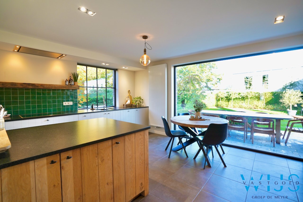 Prachtig ruim woonhuis met volwaardig bijgebouw ! 