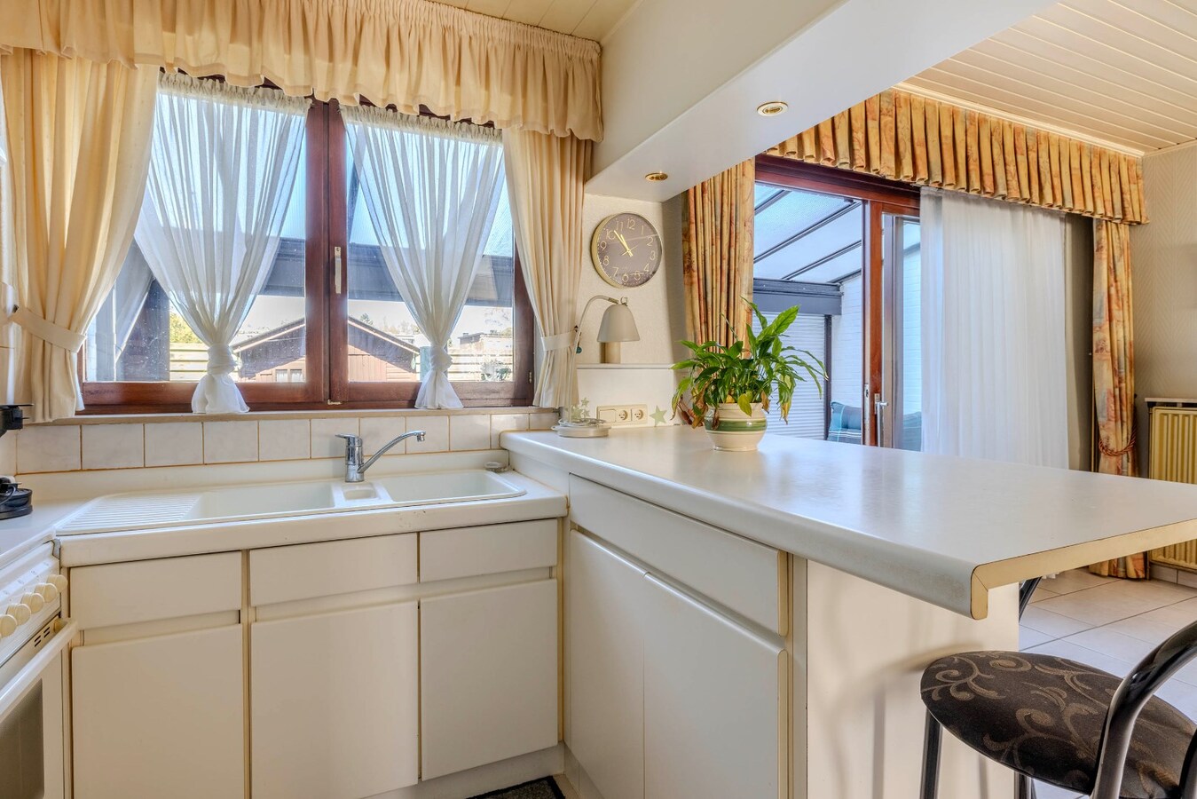 Gezinswoning met 3 slks - tuin - toplocatie. 