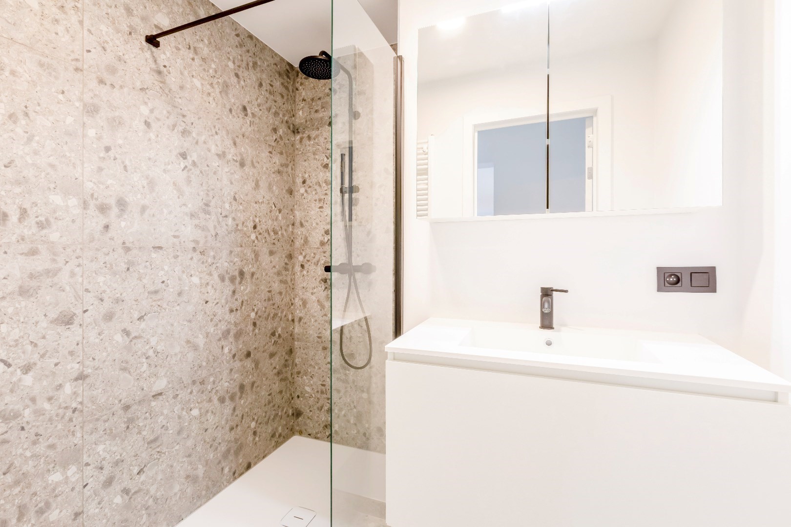 2-slpk. app. met bureau en met gemeenschappelijke tuin 