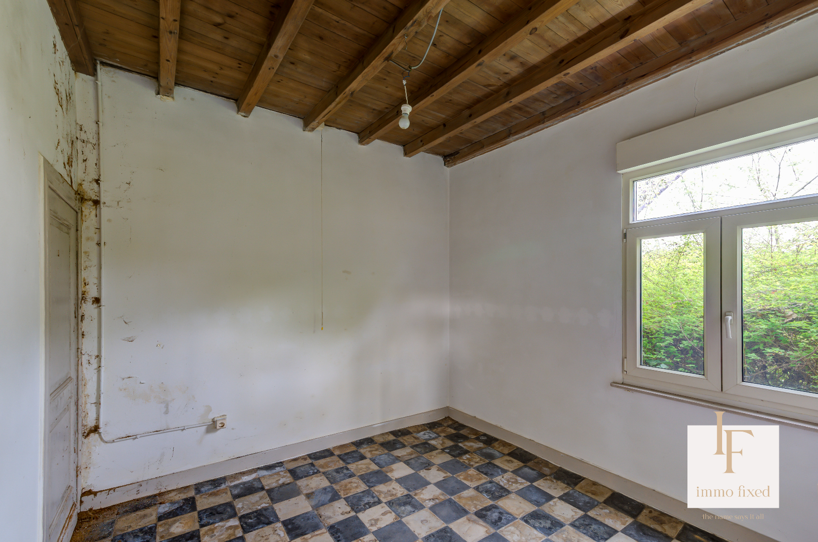 Af te breken woning op een perceel van 2804m2 te Halle-Zoersel. 