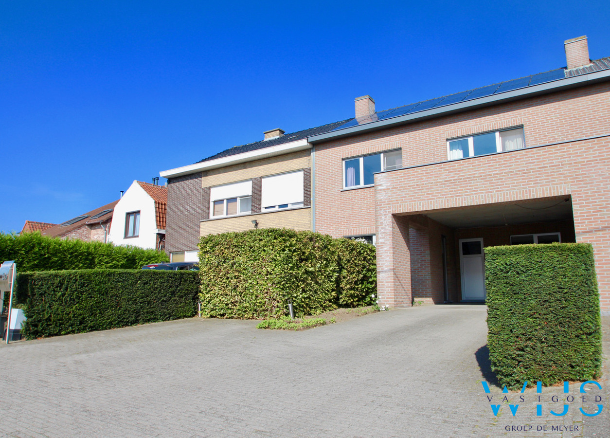 Verrassend ruim woonhuis op een TOPlocatie in ERTVELDE ! 