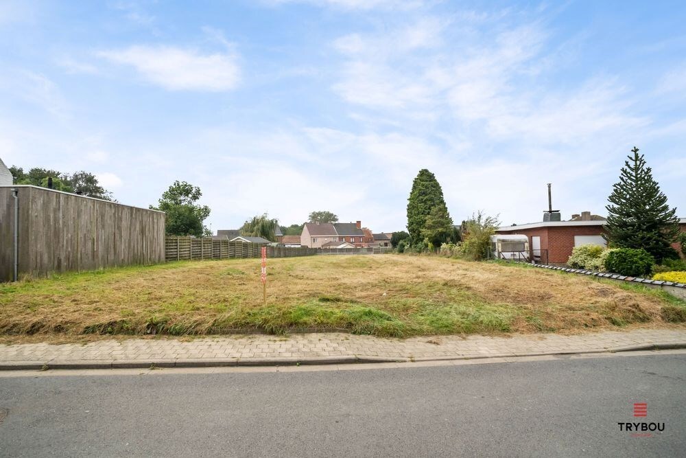 Ruim perceel bouwgrond (1654 m²) in het landelijke Houthulst. 