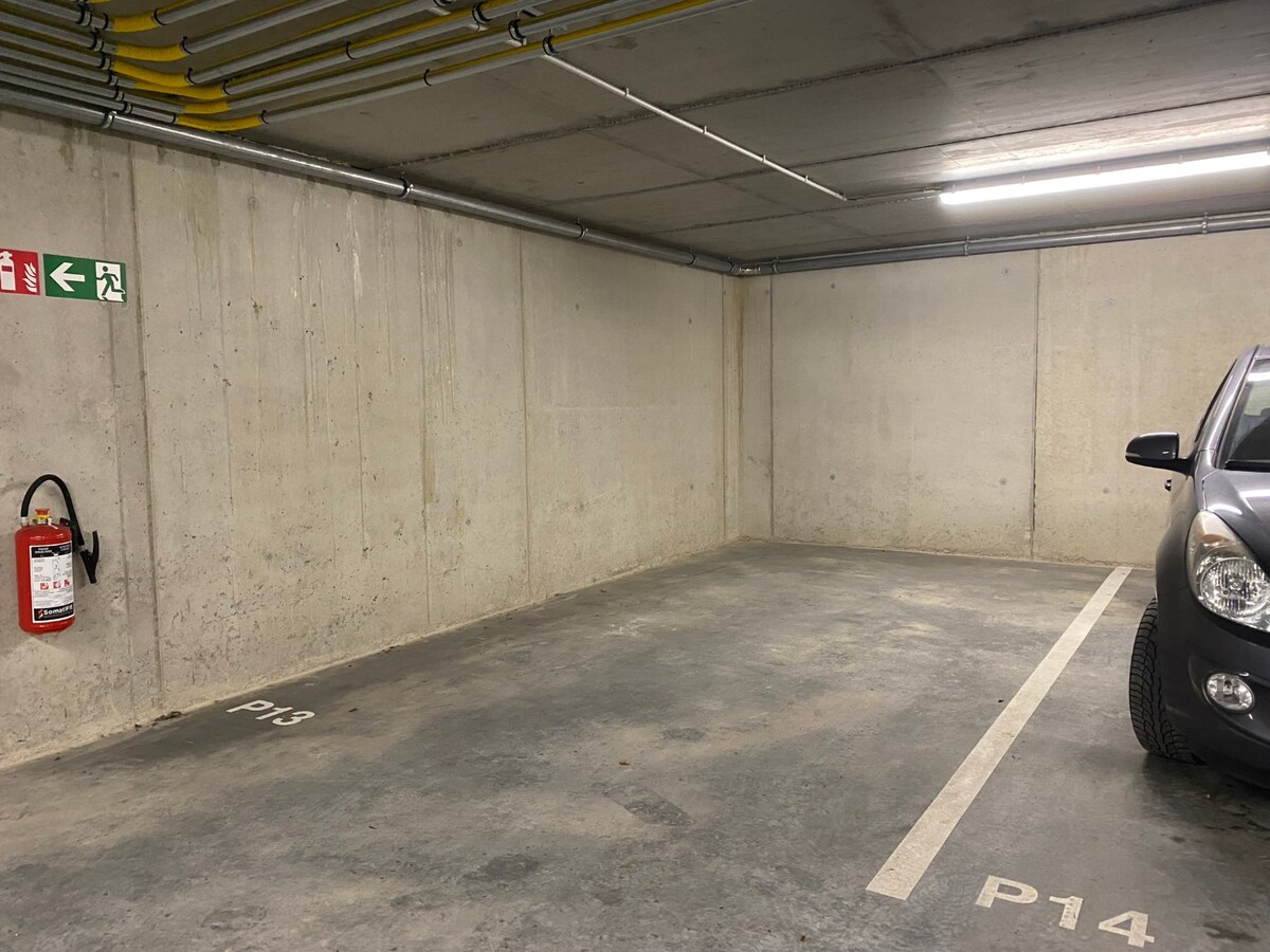 3 Parkeerplaatsen te koop in de garage-parkeerplaats van Residentie "Poort tot Heilderveld" 