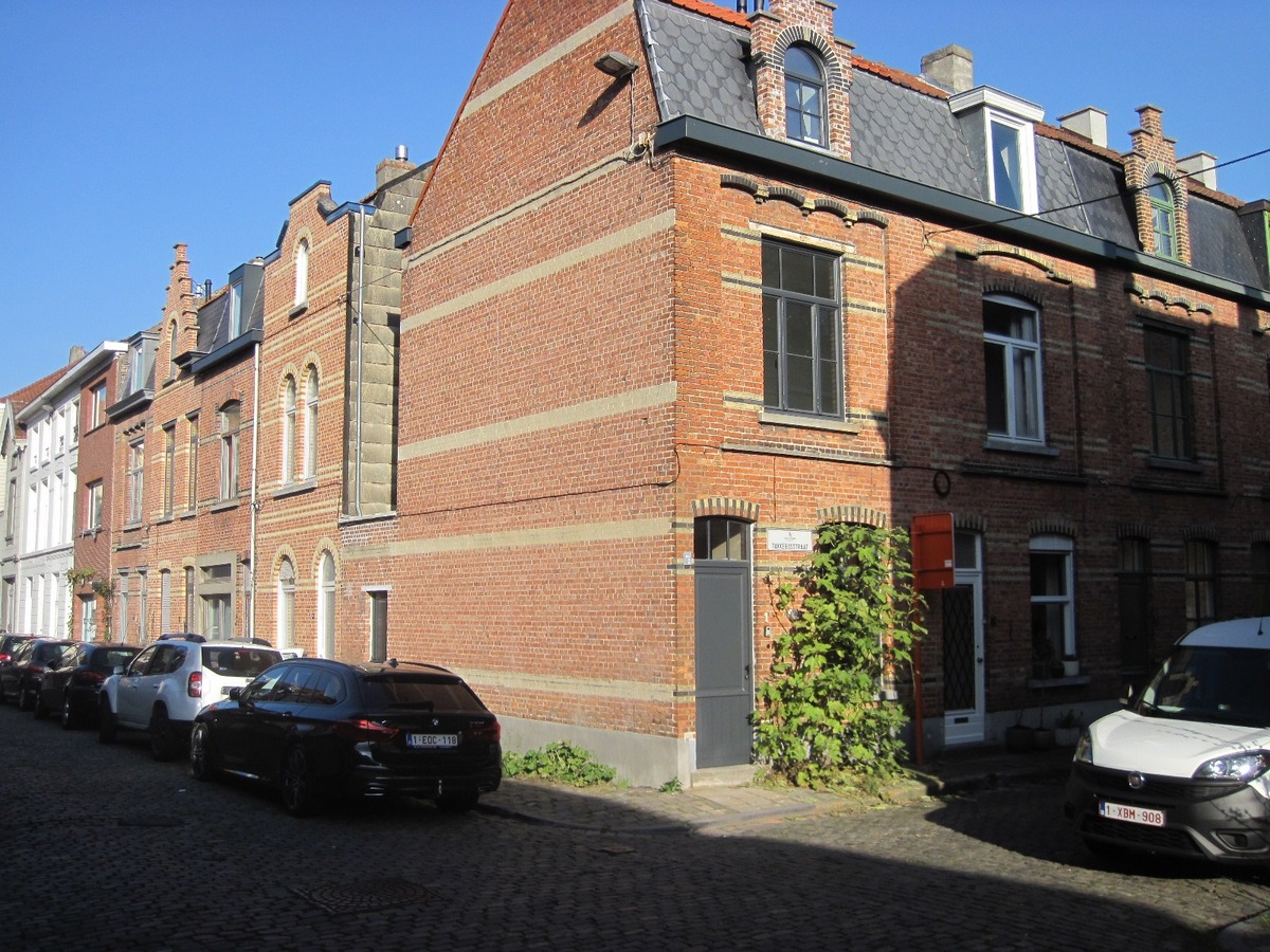 Exclusieve Half Open bebouwing - nabij Muinkpark. 