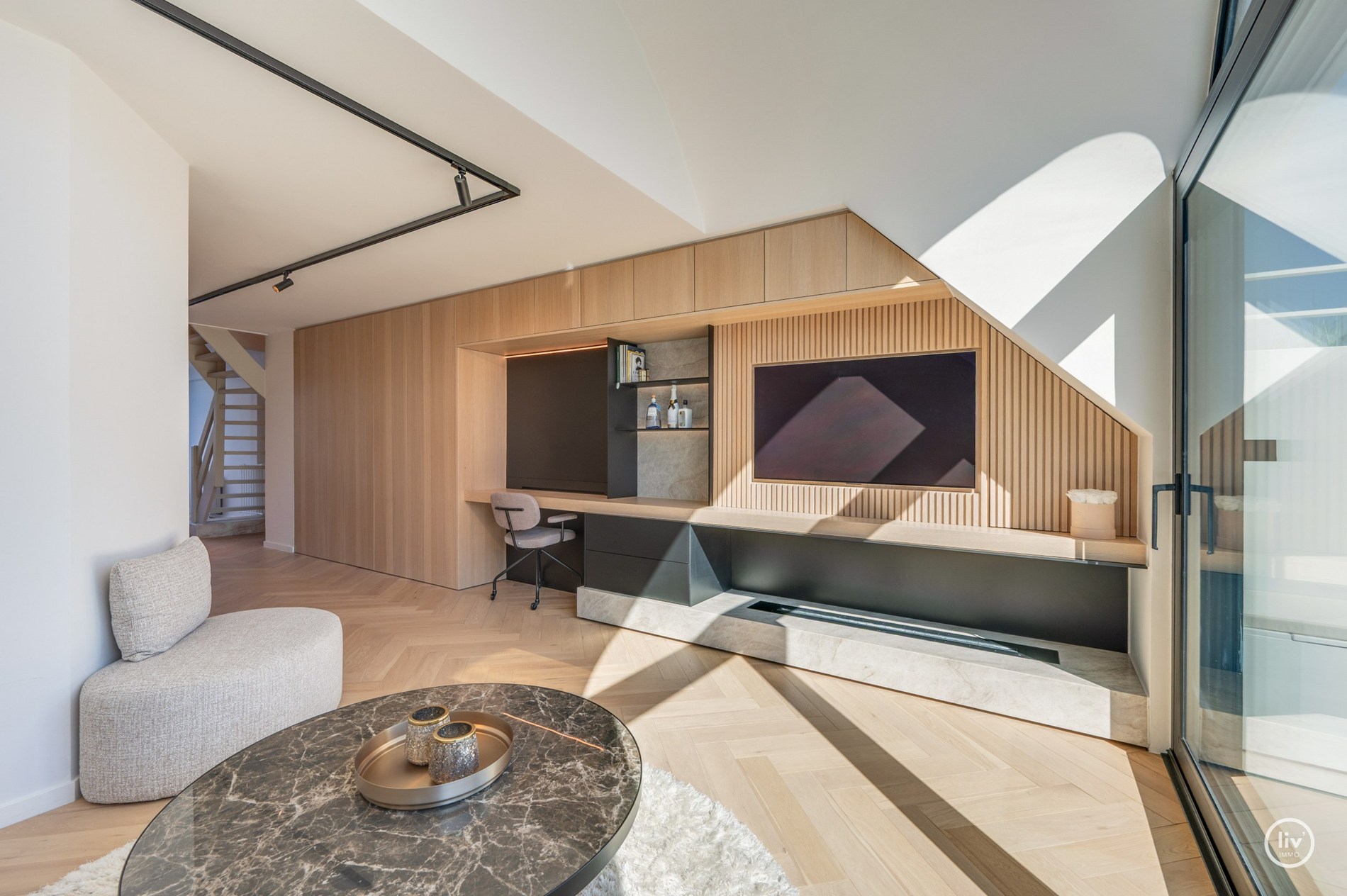 Uitzonderlijk luxueus afgewerkte duplex met royale terrassen, op topligging te Dumortierlaan. Hier werd over elk detail nagedacht 
