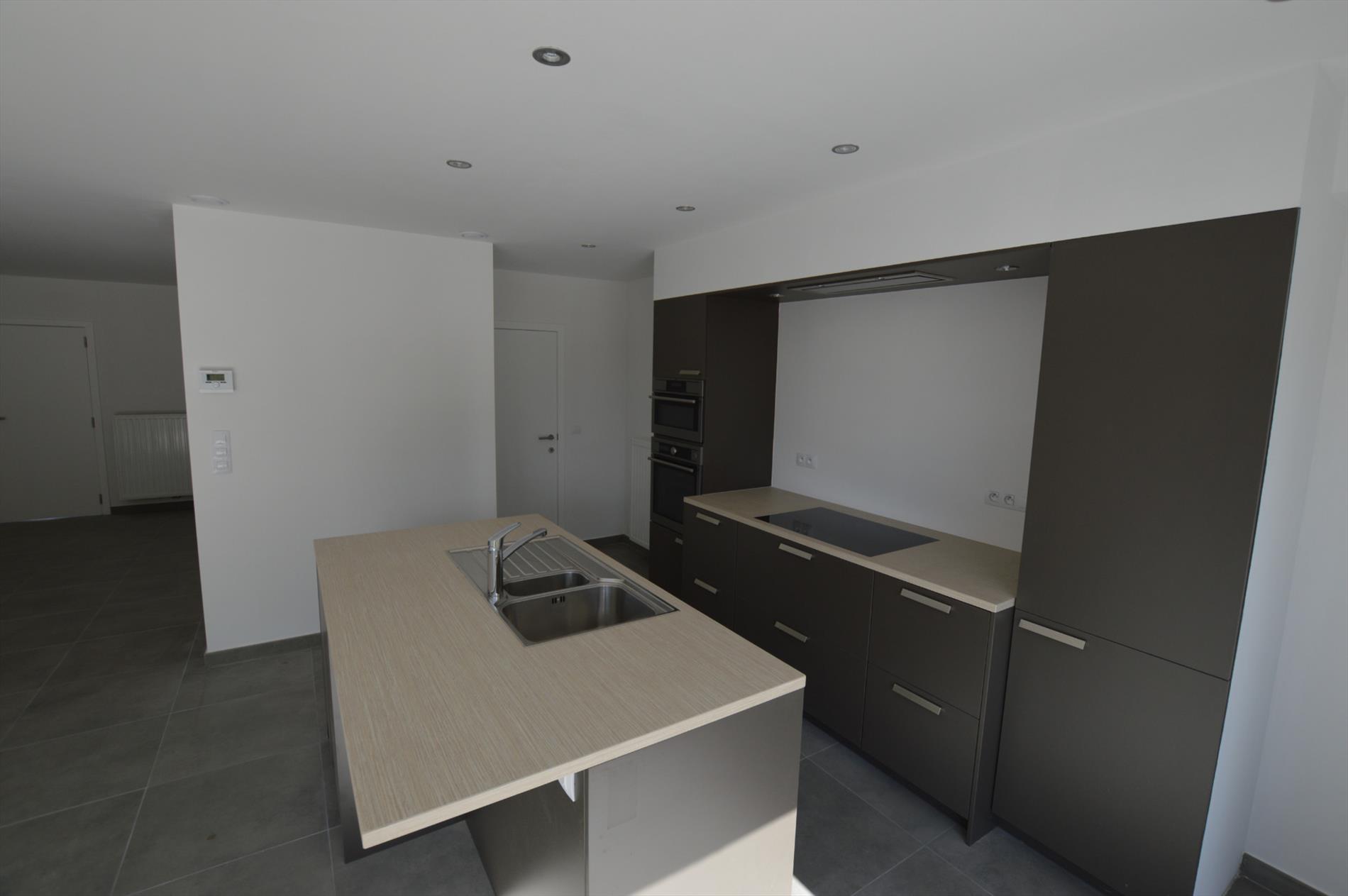 Prachtige nieuwbouwwoning met zongerichte tuin te Jabbeke (Zerkegem) 