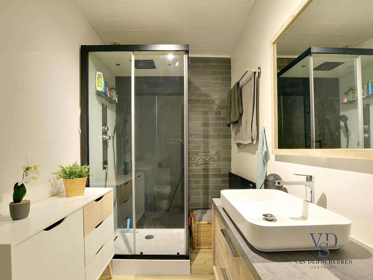 Instapklare woning in hartje Gavere. 