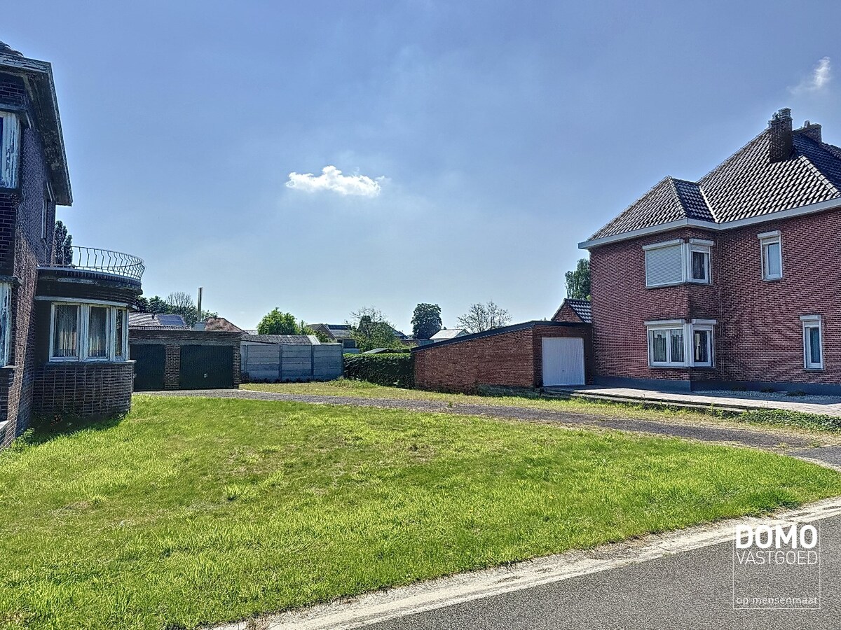 Te renoveren karaktervolle open bebouwing met tuin - mogelijkheid tot creëren extra half open bebouwing 