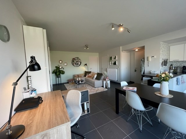 Dakappartement met 1 slaapkamer en groot terras in Geel 