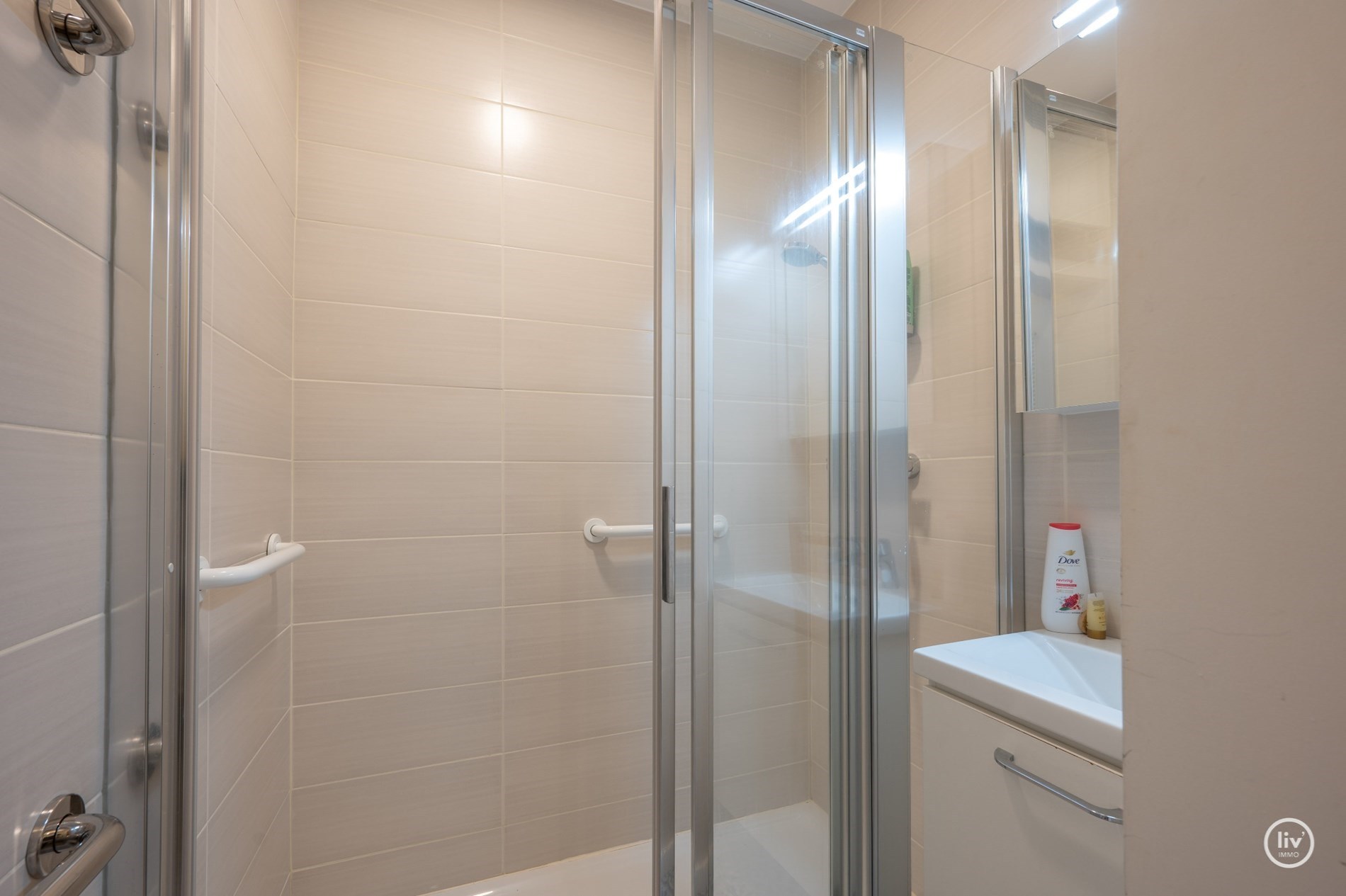 Maison authentique rénovée avec jardin orienté sud-ouest. 